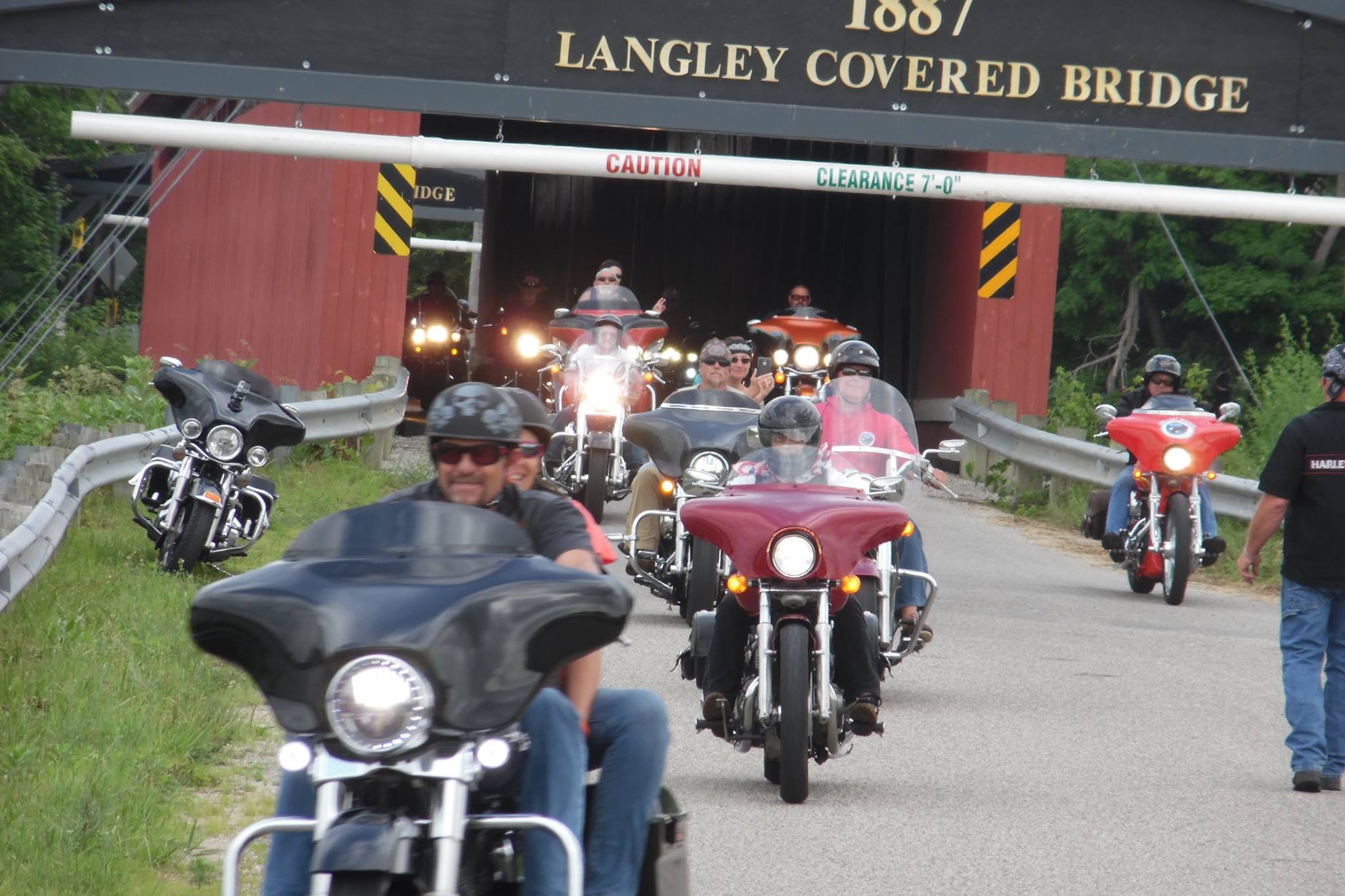 red-arrow-ride-covered-bridge